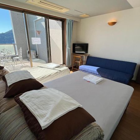 Atami Onsen Guest House Megumi Екстер'єр фото