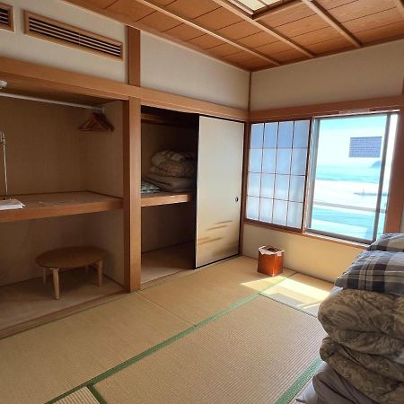 Atami Onsen Guest House Megumi Екстер'єр фото