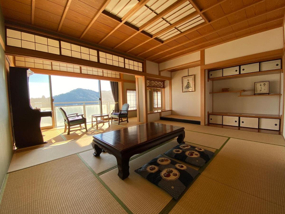 Atami Onsen Guest House Megumi Екстер'єр фото