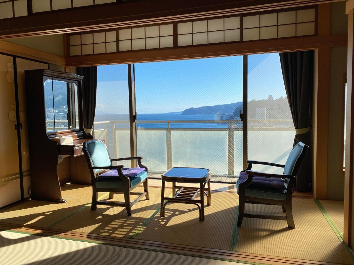 Atami Onsen Guest House Megumi Екстер'єр фото