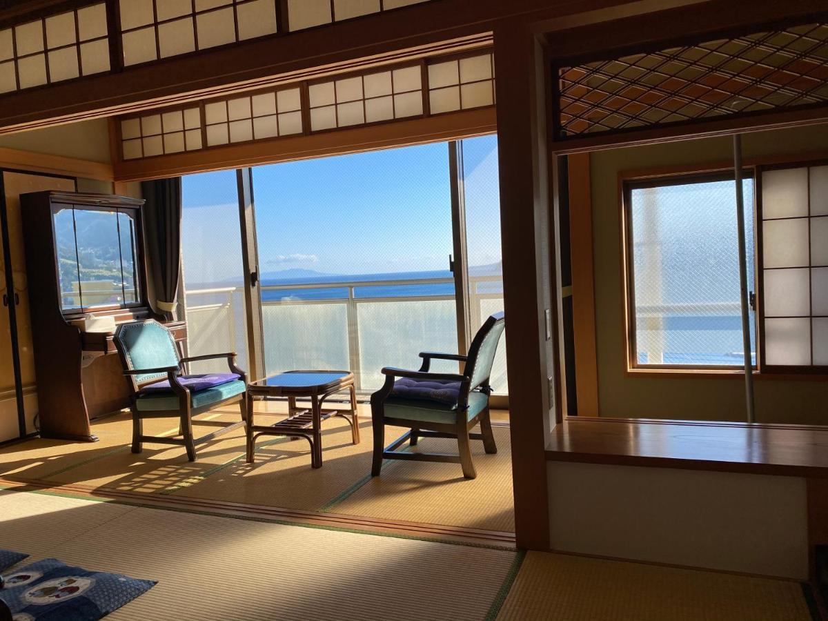 Atami Onsen Guest House Megumi Екстер'єр фото