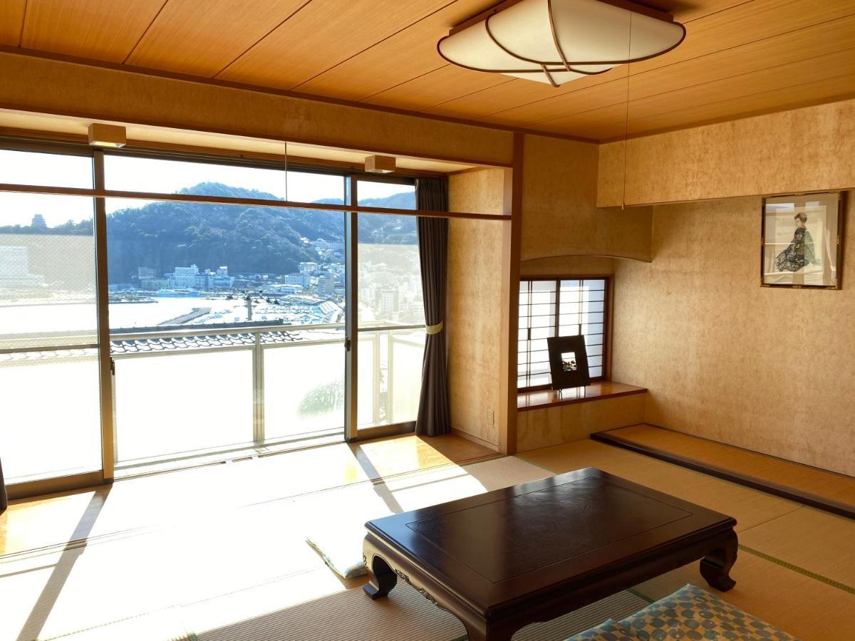 Atami Onsen Guest House Megumi Екстер'єр фото